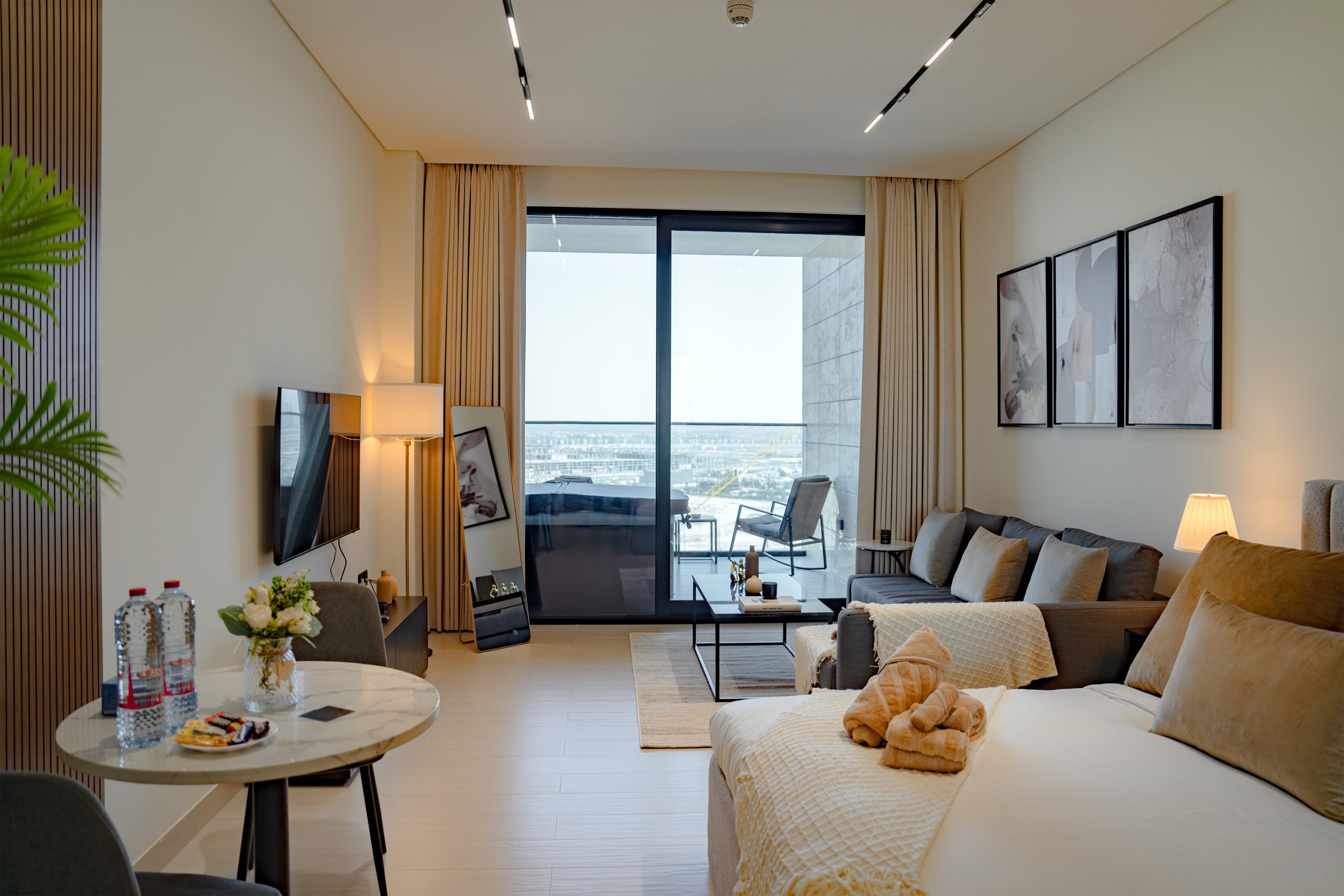 Central Lux Downtown 1 BR Apt 5 Min Walk from Dubai Mall
