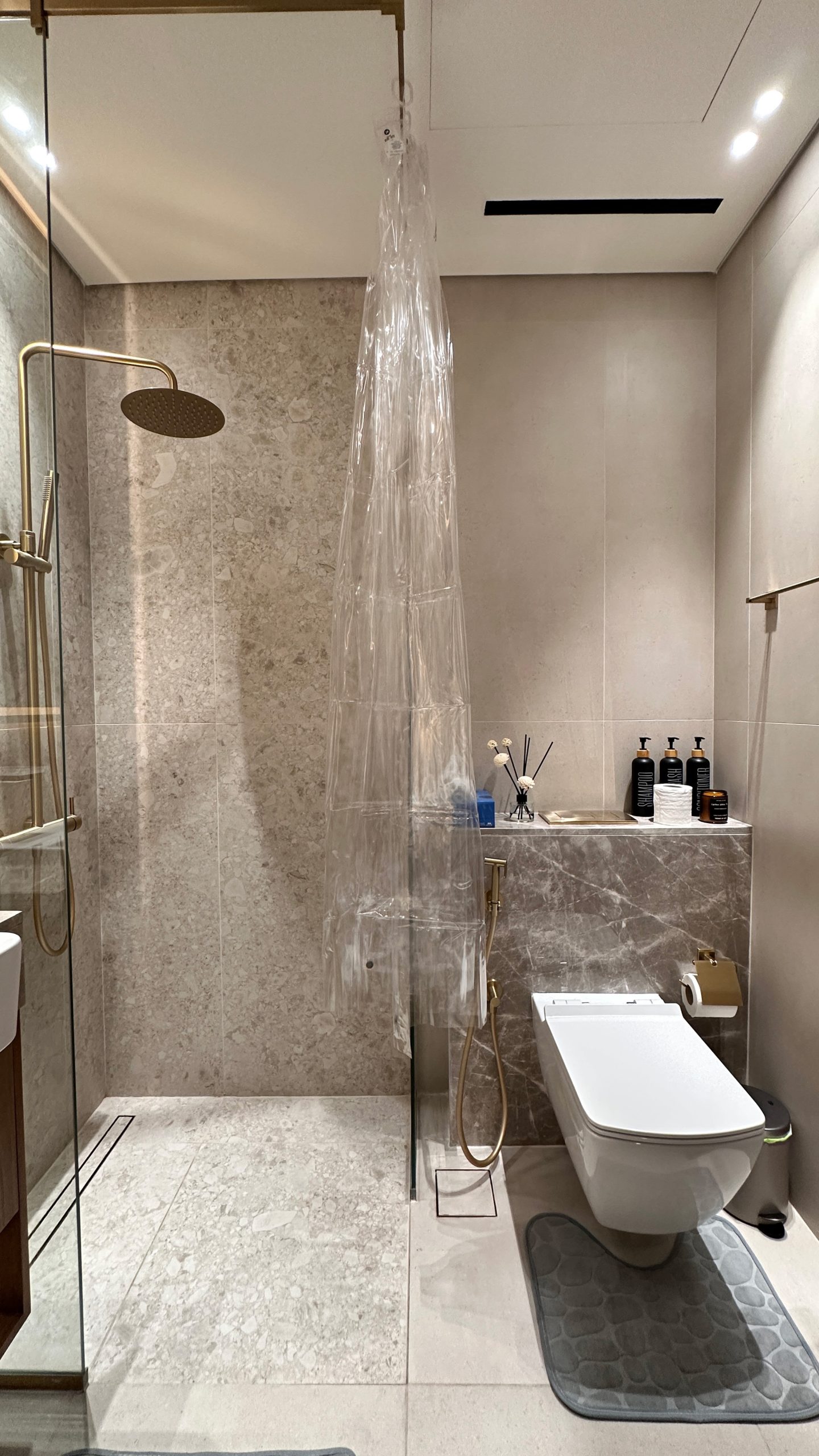 Central Lux Downtown 1 BR Apt 5 Min Walk from Dubai Mall