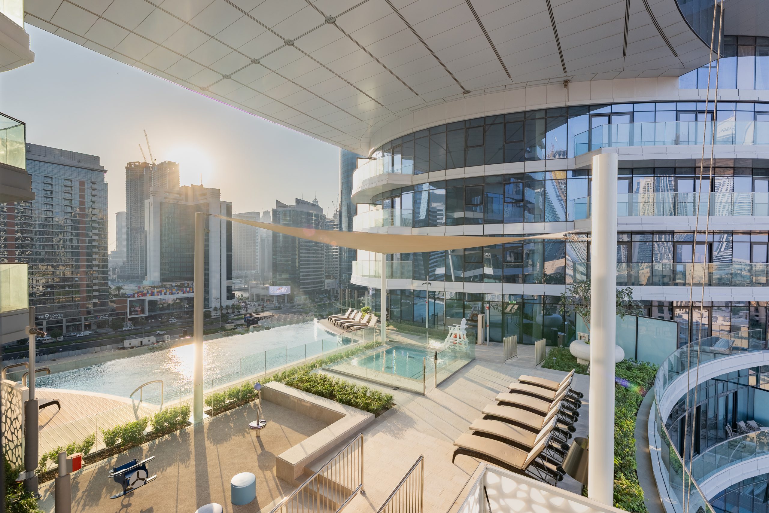 Central Lux Downtown 1 BR Apt 5 Min Walk from Dubai Mall