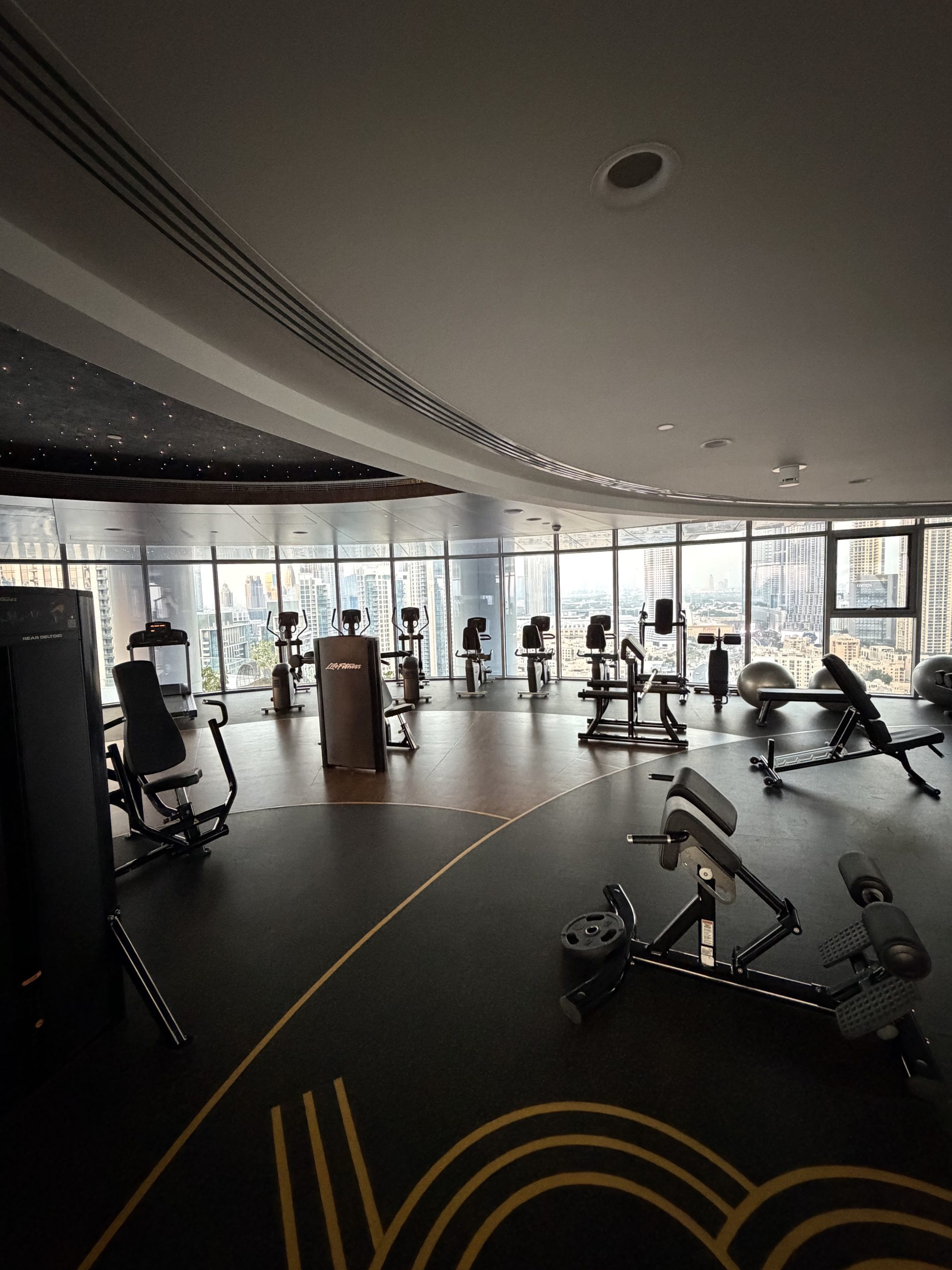 Central Lux Downtown 1 BR Apt 5 Min Walk from Dubai Mall