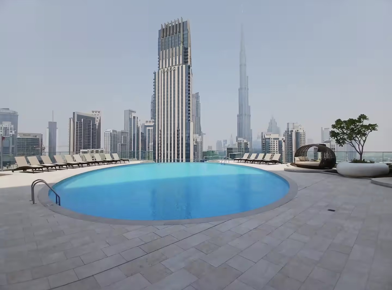 Central Lux Downtown 1 BR Apt 5 Min Walk from Dubai Mall